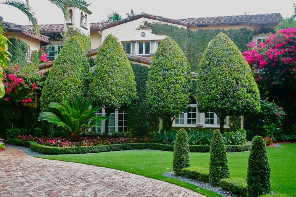 artificial lawn of synthetic grass install in miami home