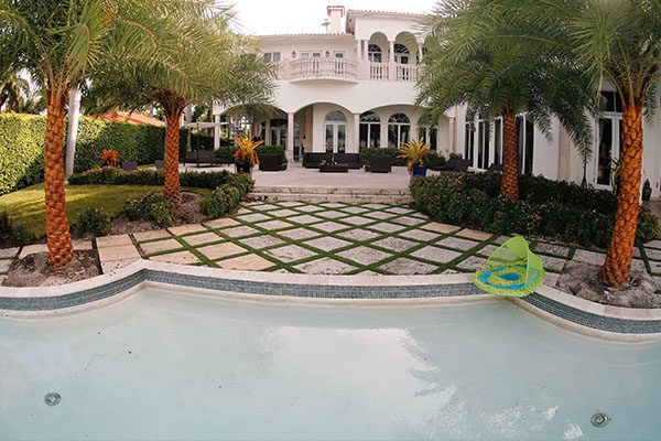 easygrass artificial turf Ft. Lauderdale pool area
