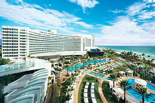 Easygrass artificial grass and turf in miami hotel foutainebleau